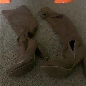 Size 7 1/2 boots